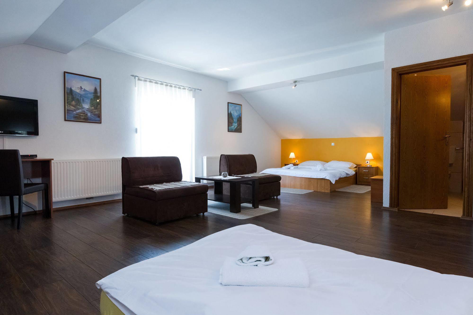 Plitvice Palace Hotel Grabovac  Ngoại thất bức ảnh